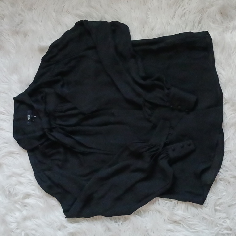 Paige top long sleeve with buttons on the cuff and front